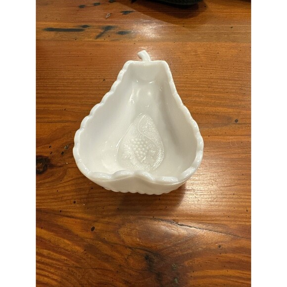 Vintage Imperial Glass Corporation White Pear Shaped Trinket Tray with Grapes - Picture 3 of 4